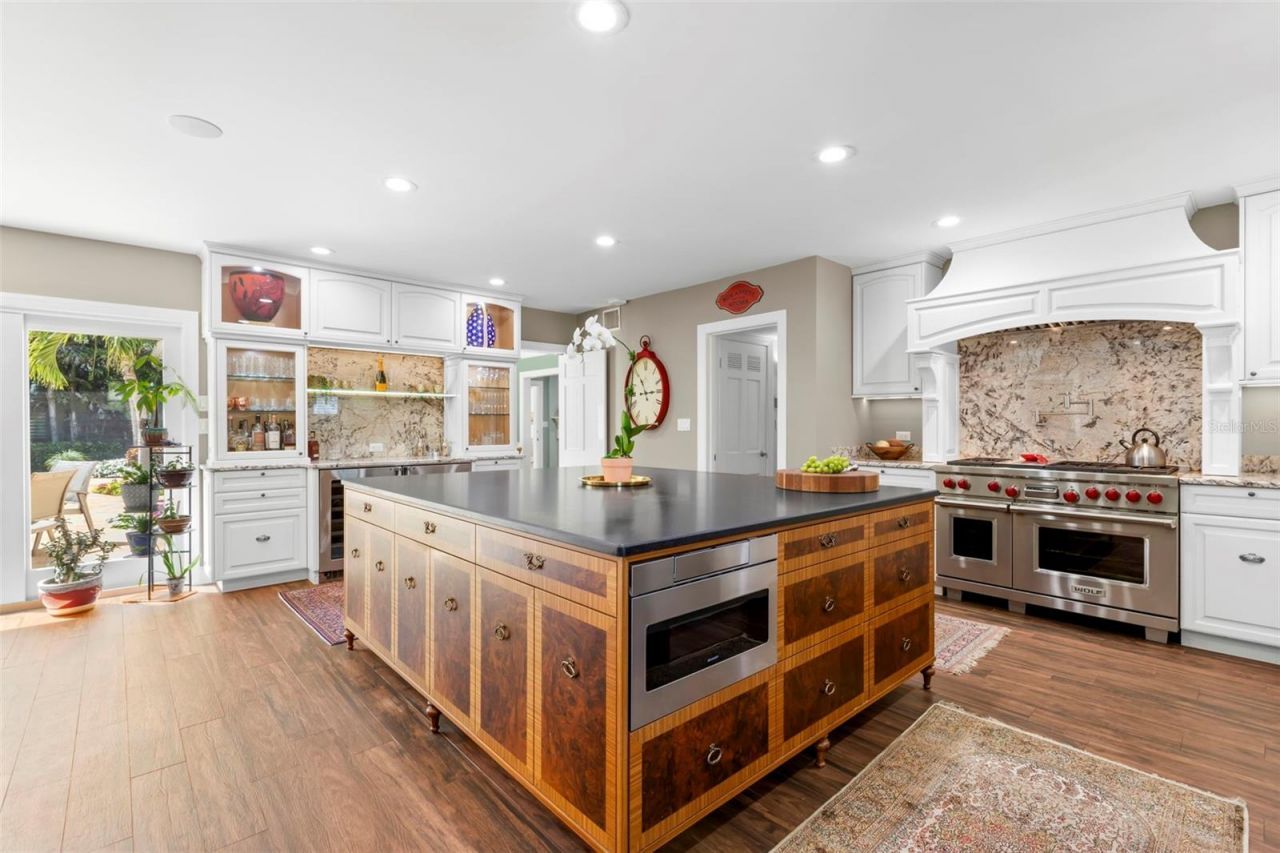 556 21st Avenue Ne, Saint Petersburg, FL 33704 Photo