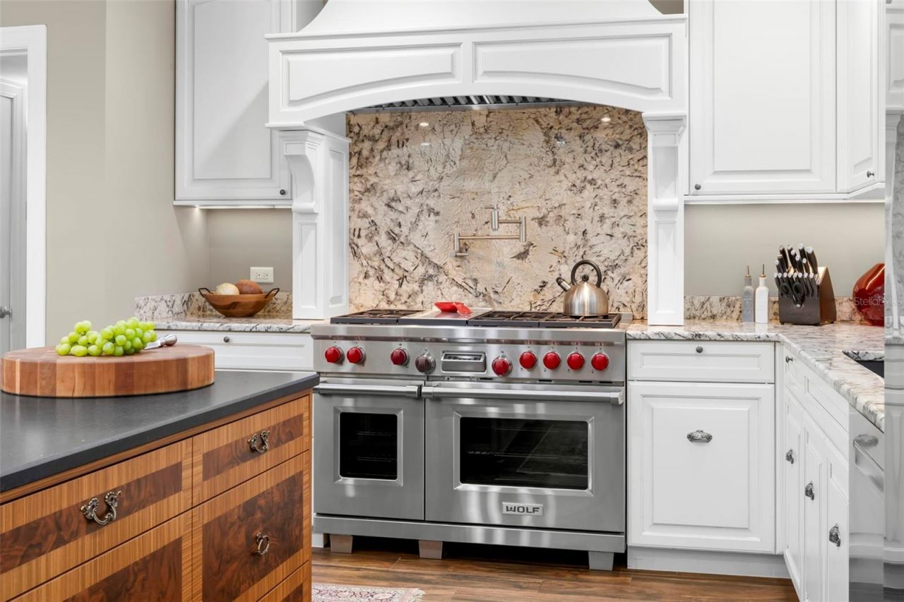 556 21st Avenue Ne, Saint Petersburg, FL 33704 Photo