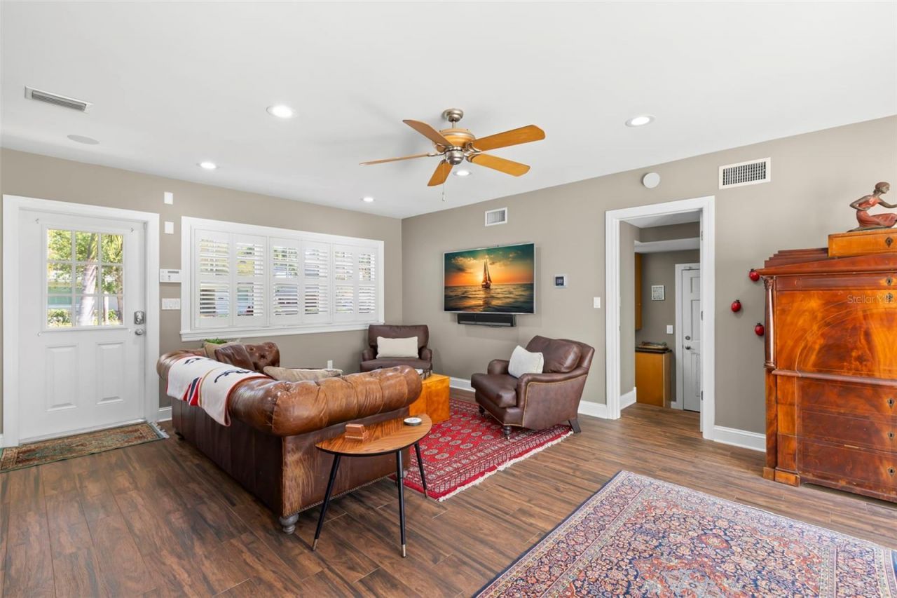 556 21st Avenue Ne, Saint Petersburg, FL 33704 Photo