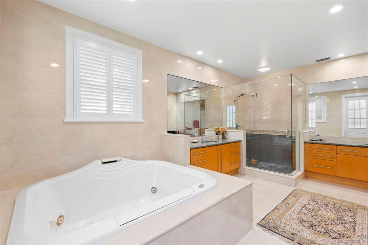 556 21st Avenue Ne, Saint Petersburg, FL 33704 Photo