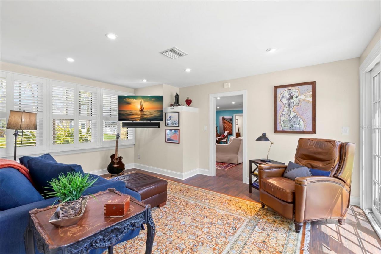 556 21st Avenue Ne, Saint Petersburg, FL 33704 Photo