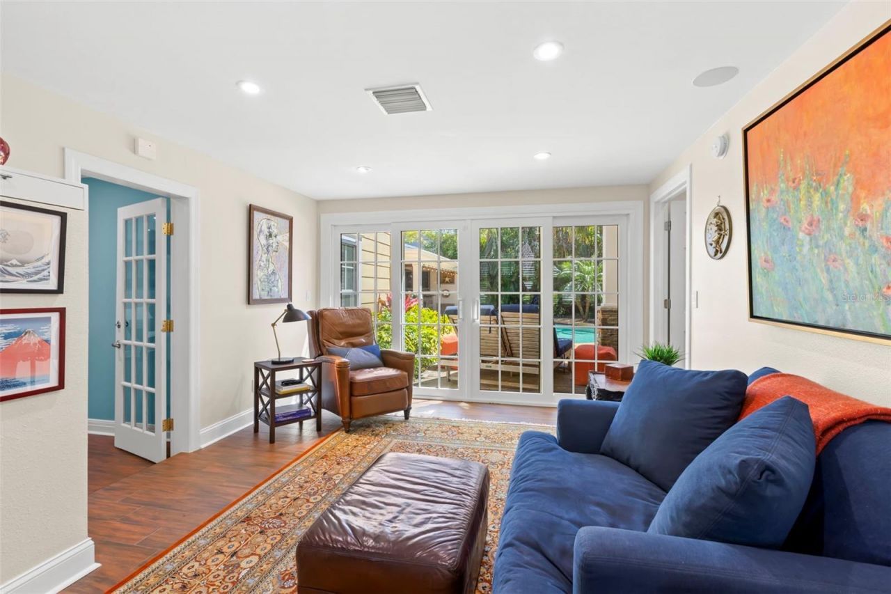 556 21st Avenue Ne, Saint Petersburg, FL 33704 Photo