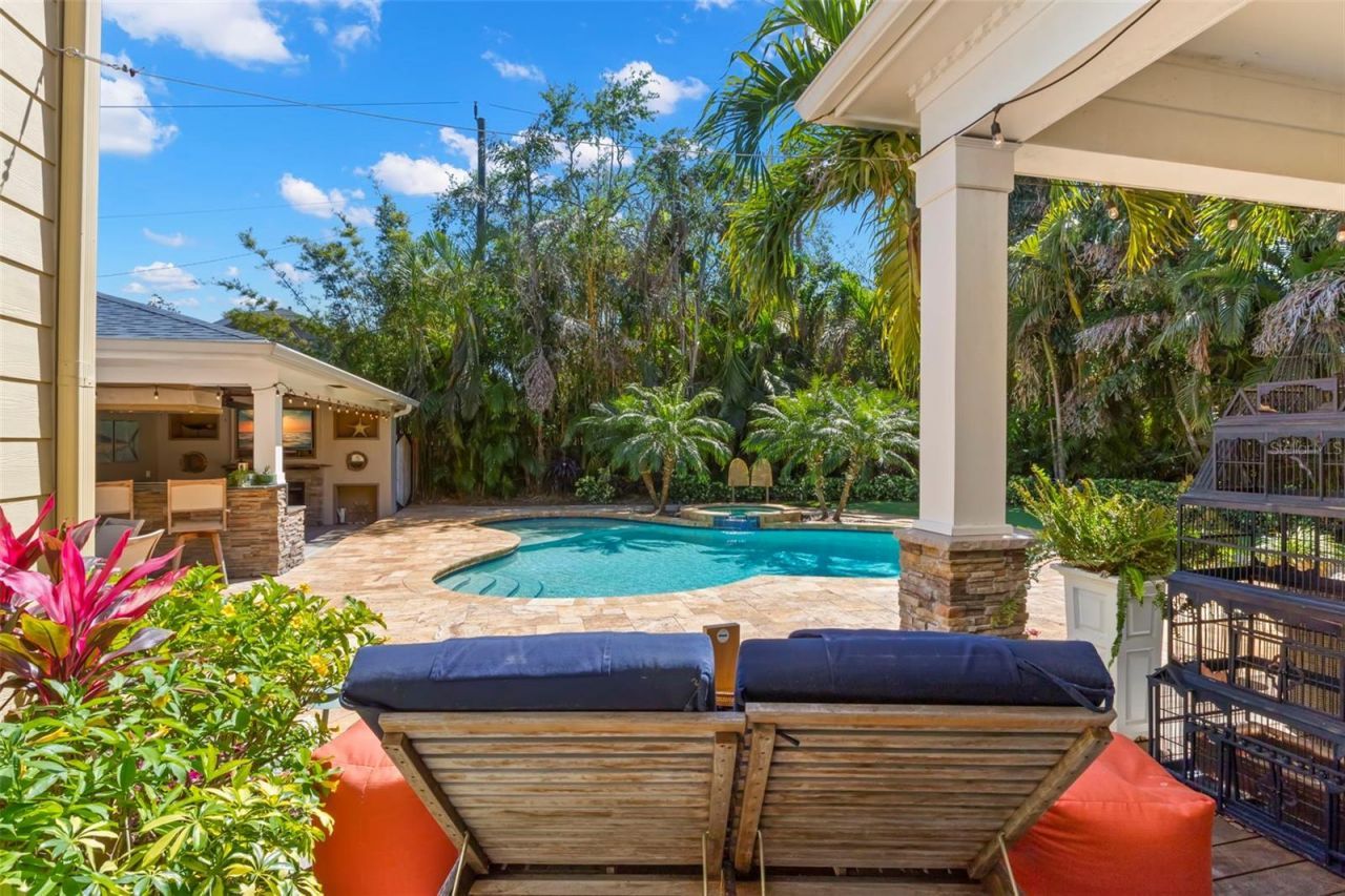 556 21st Avenue Ne, Saint Petersburg, FL 33704 Photo