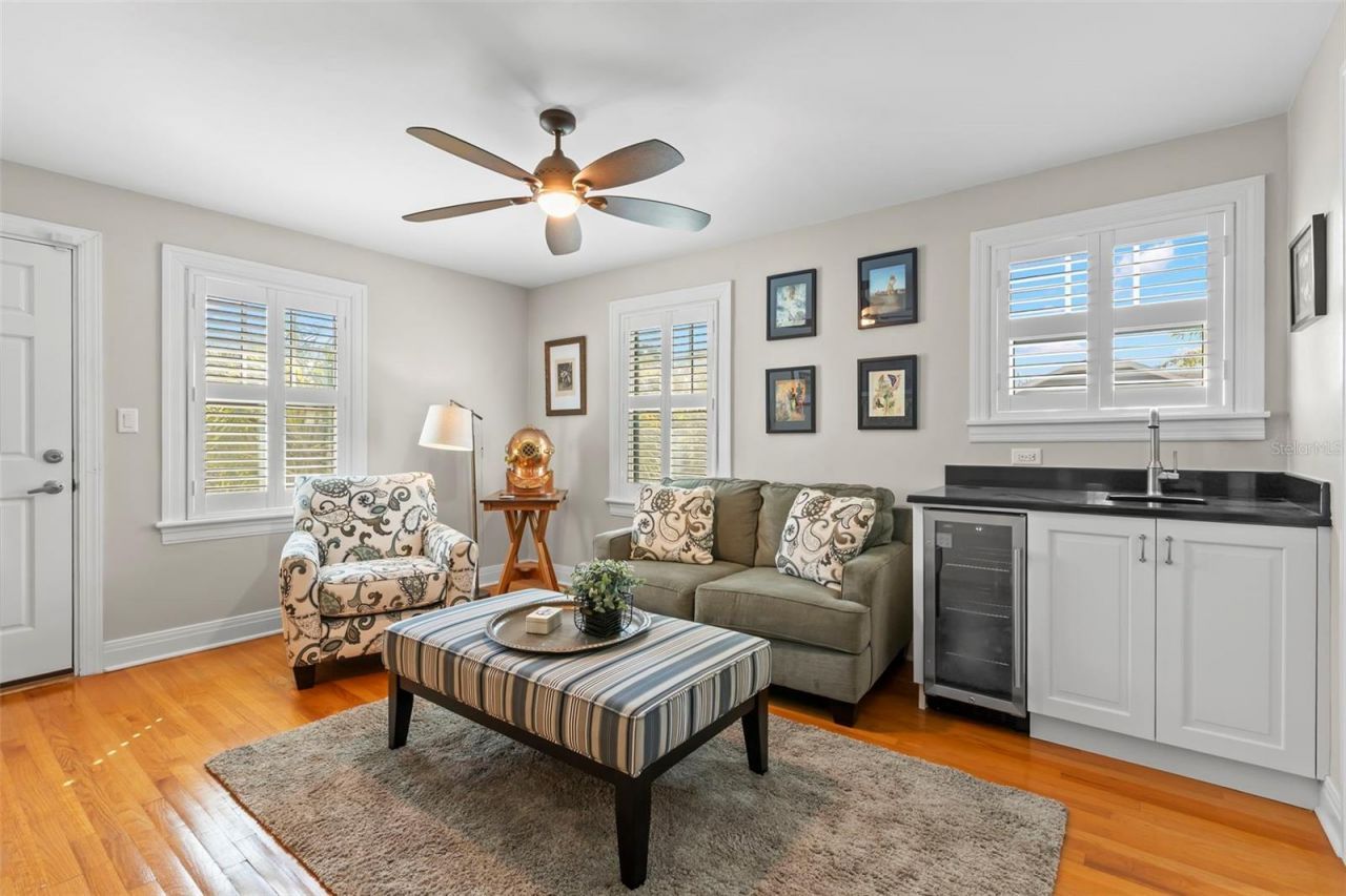 556 21st Avenue Ne, Saint Petersburg, FL 33704 Photo