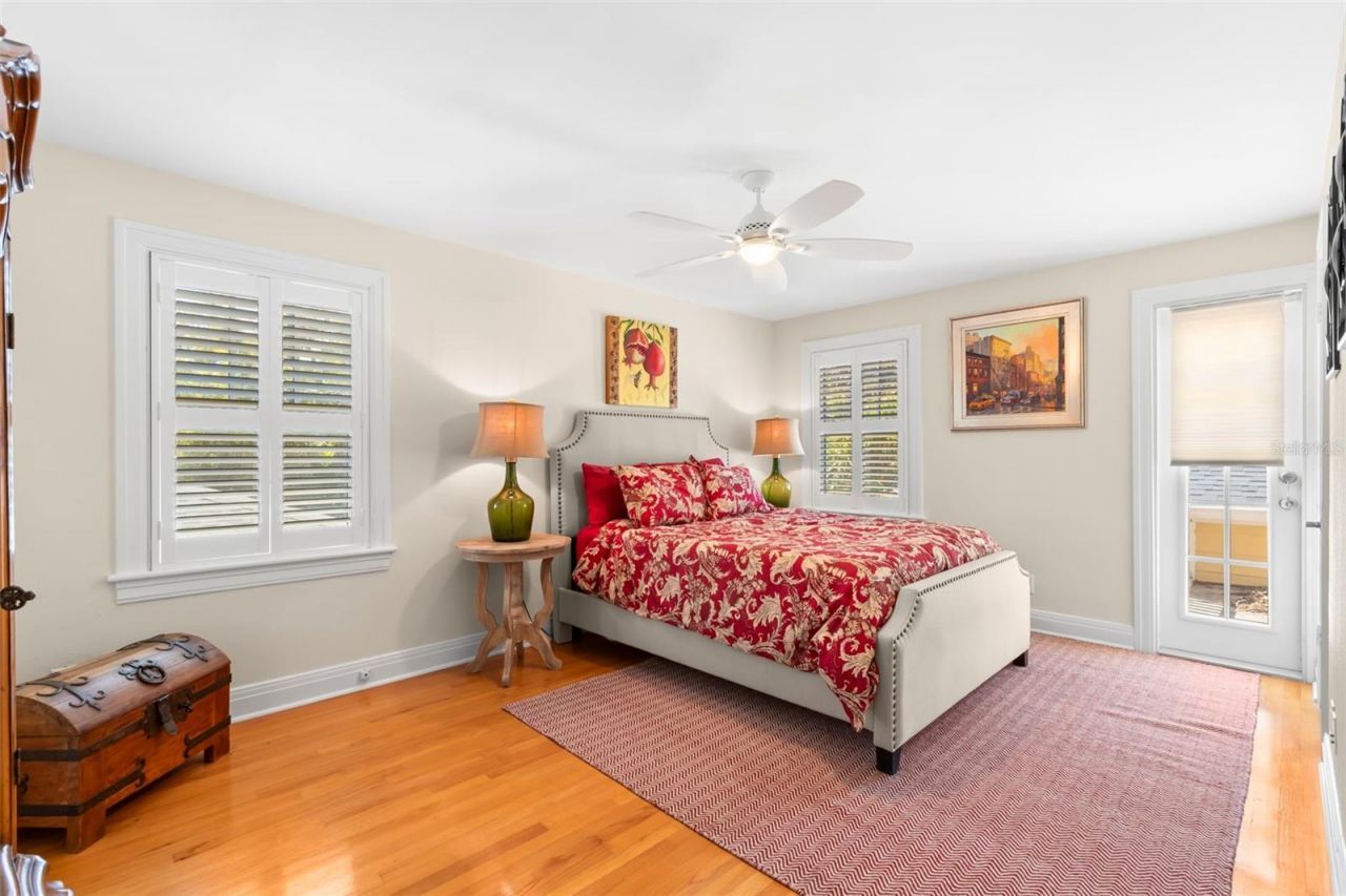 556 21st Avenue Ne, Saint Petersburg, FL 33704 Photo