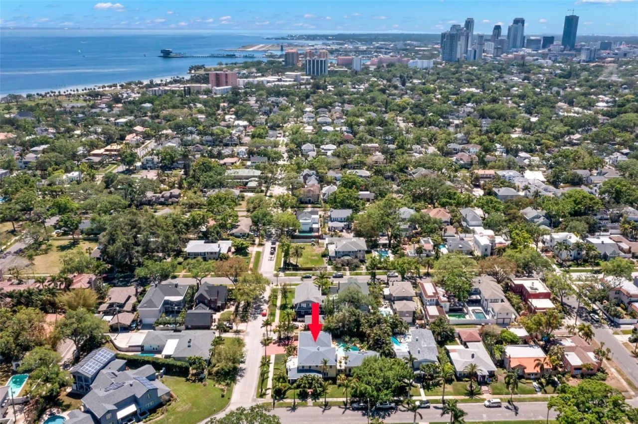 556 21st Avenue Ne, Saint Petersburg, FL 33704 Photo