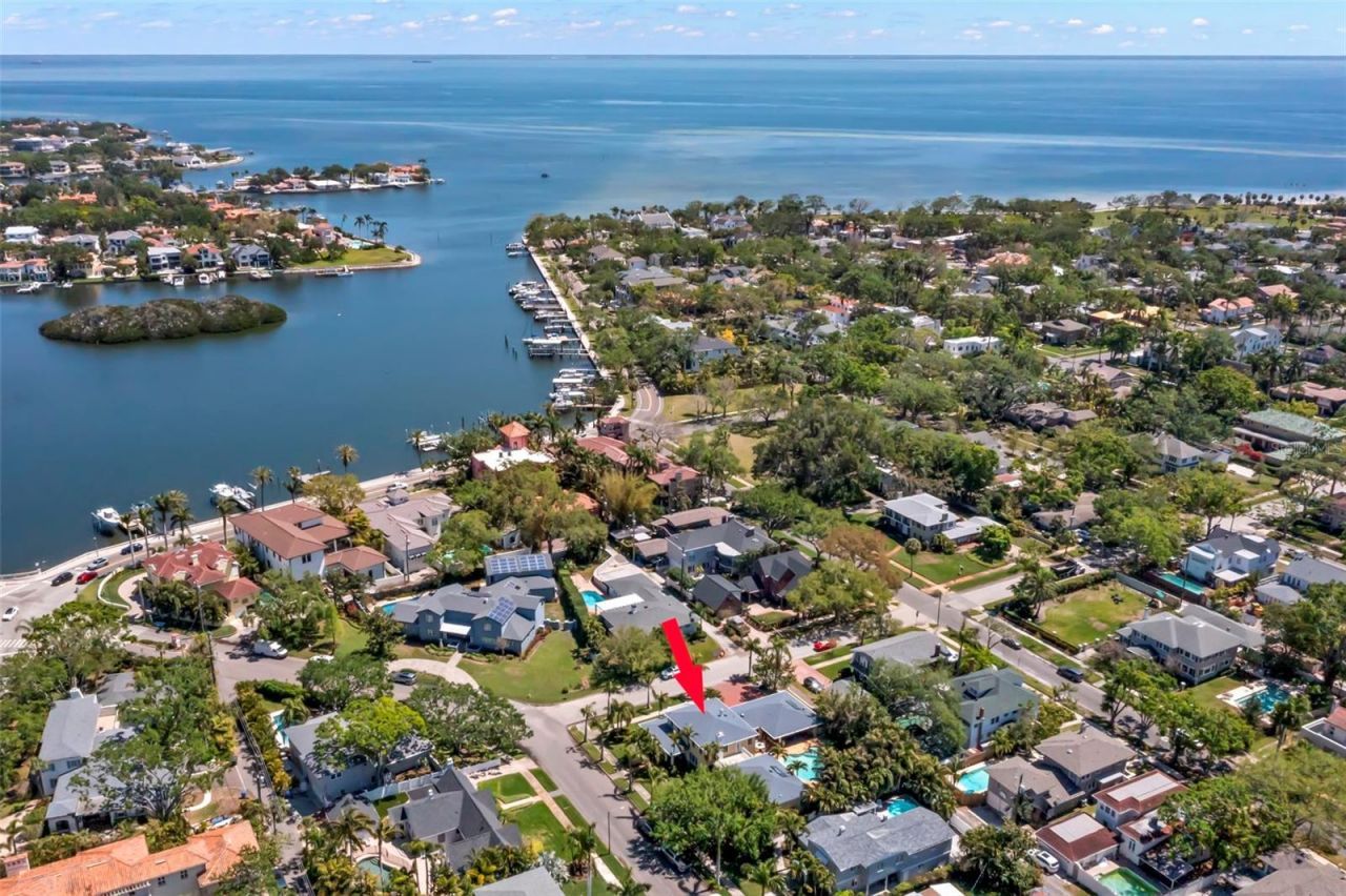 556 21st Avenue Ne, Saint Petersburg, FL 33704 Photo