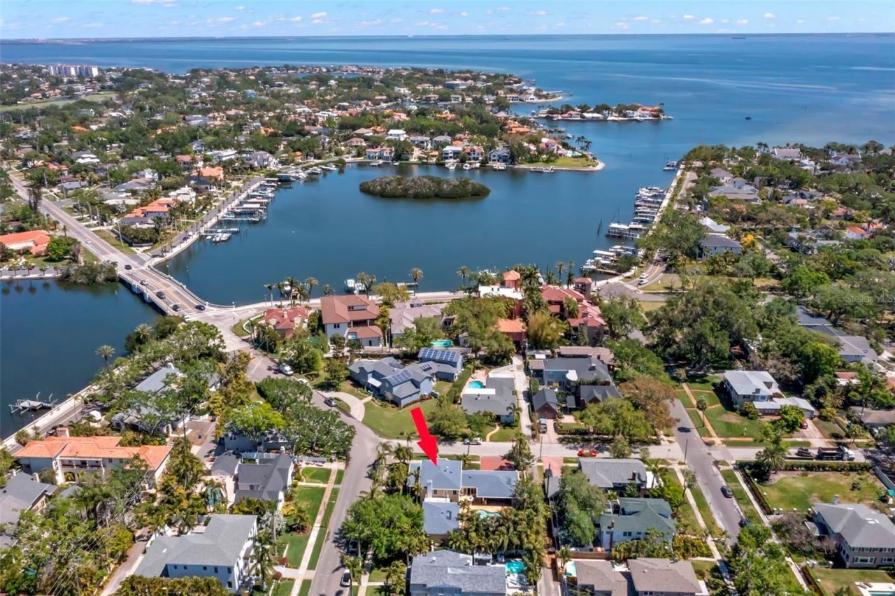 556 21st Avenue Ne, Saint Petersburg, FL 33704 Photo