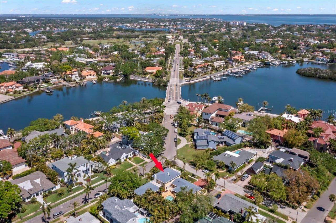 556 21st Avenue Ne, Saint Petersburg, FL 33704 Photo