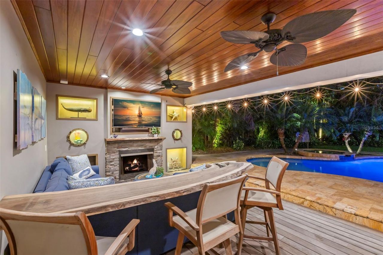 556 21st Avenue Ne, Saint Petersburg, FL 33704 Photo