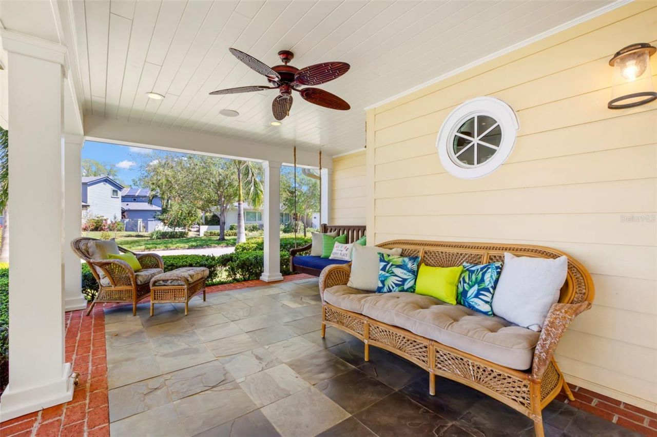 556 21st Avenue Ne, Saint Petersburg, FL 33704 Photo