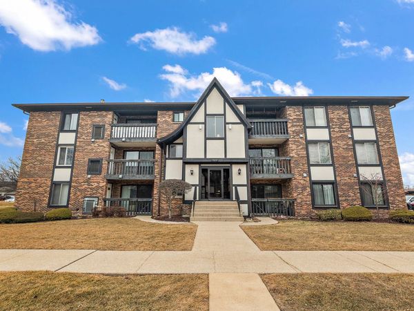 13651 Lamon Avenue, Unit B12, Crestwood, IL 60418