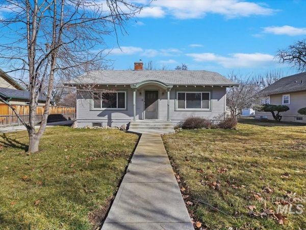 1909 Dearborn St, Caldwell, ID 83605