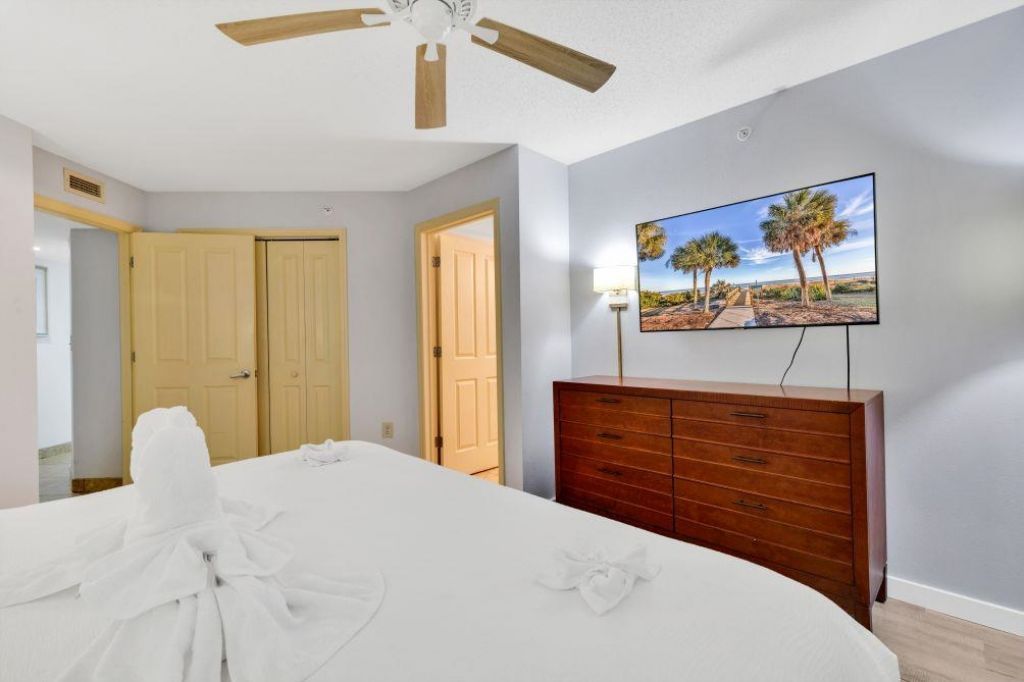 5200 N Ocean Blvd.  Photo 23