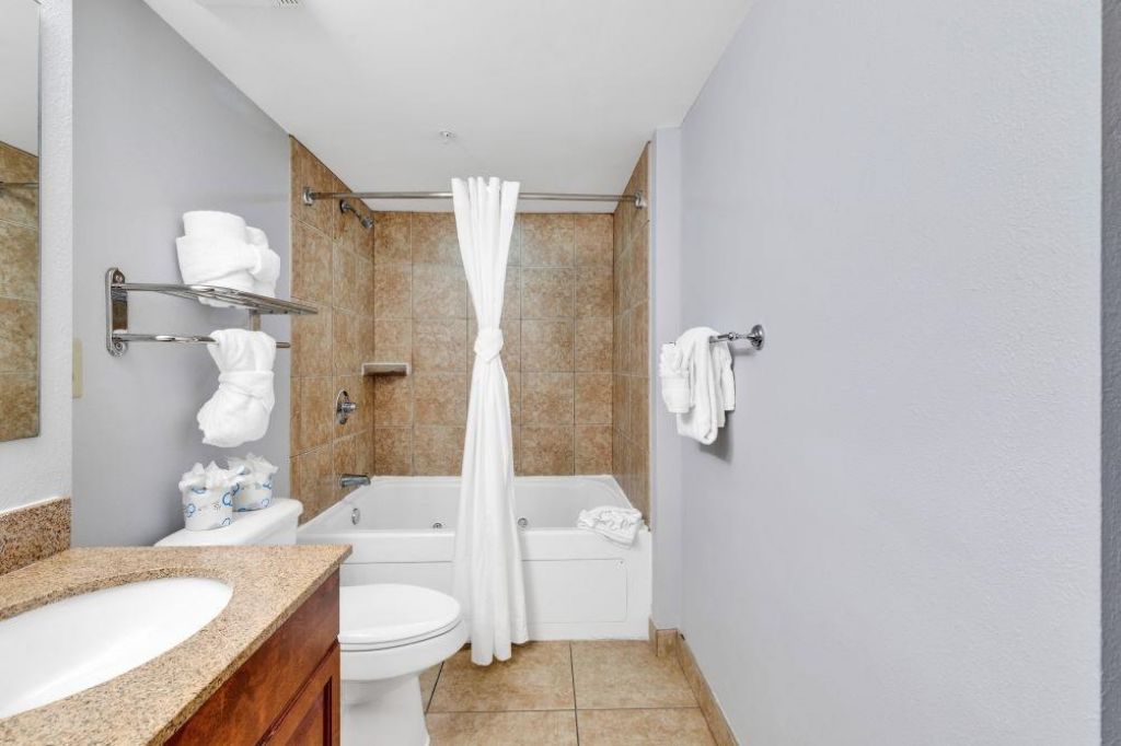 5200 N Ocean Blvd.  Photo 27