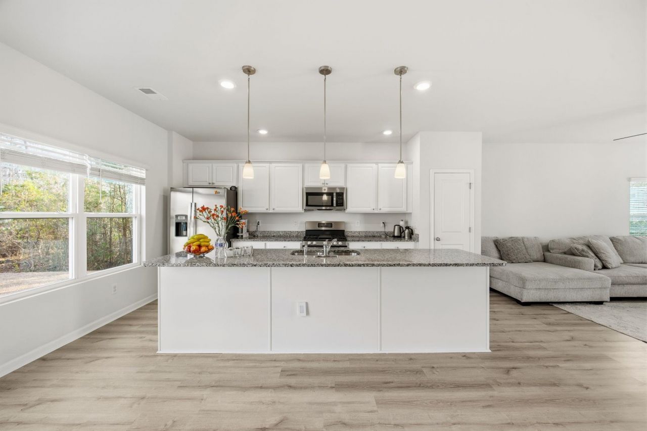 450 Archer Ct. Photo 12