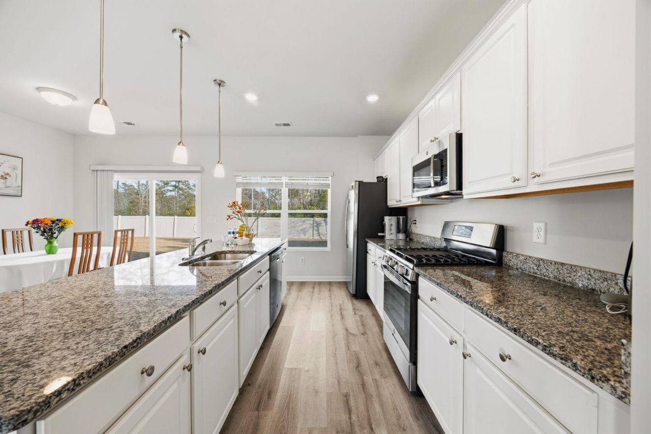 450 Archer Ct. Photo 17