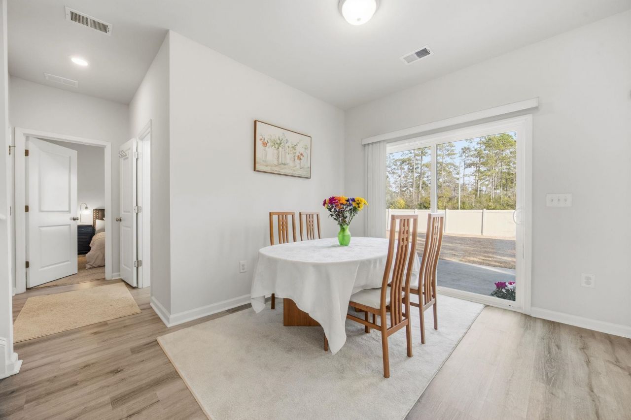 450 Archer Ct. Photo 22