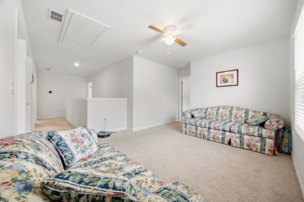 450 Archer Ct. Photo 36