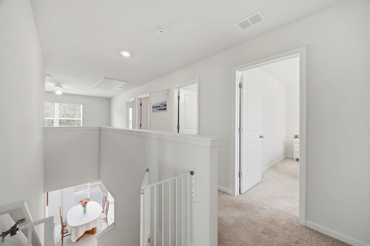 450 Archer Ct. Photo 39