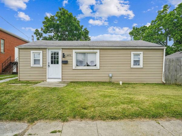 6971 London Groveport Road , Grove City, OH 43123