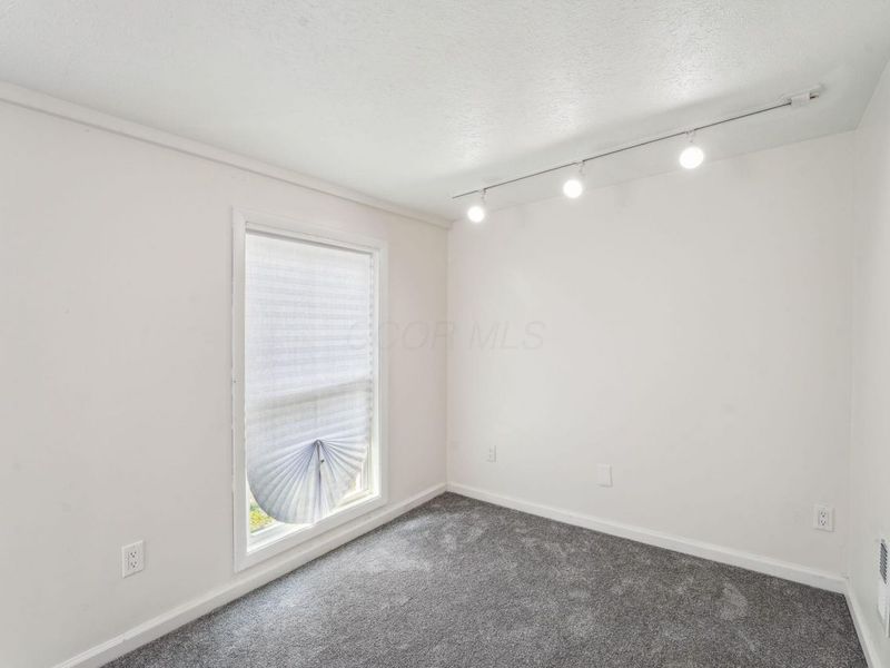 6971 London Groveport Road , Grove City, OH 43123 Photo 10