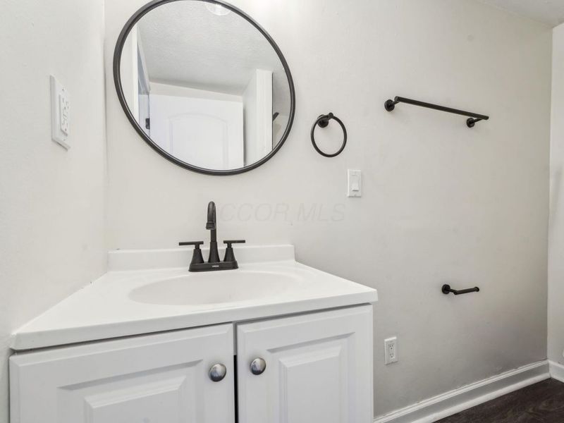 6971 London Groveport Road , Grove City, OH 43123 Photo 13