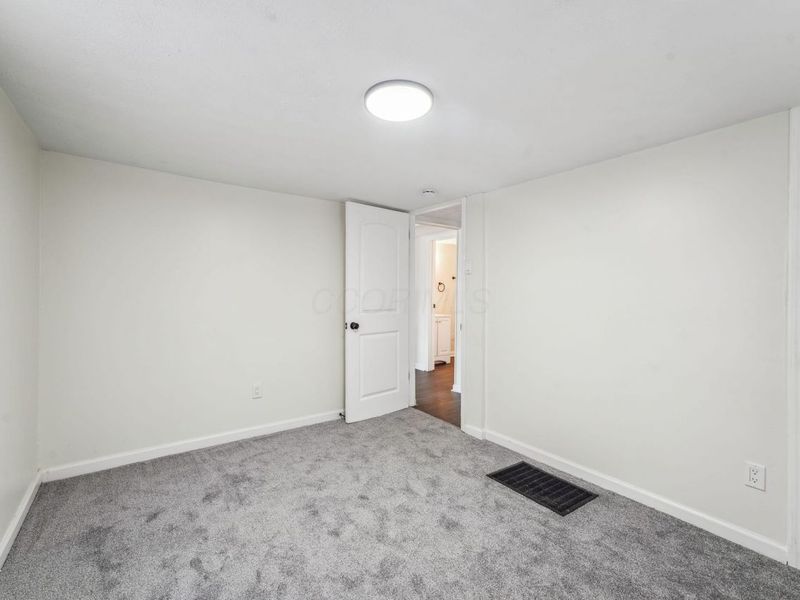 6971 London Groveport Road , Grove City, OH 43123 Photo 21