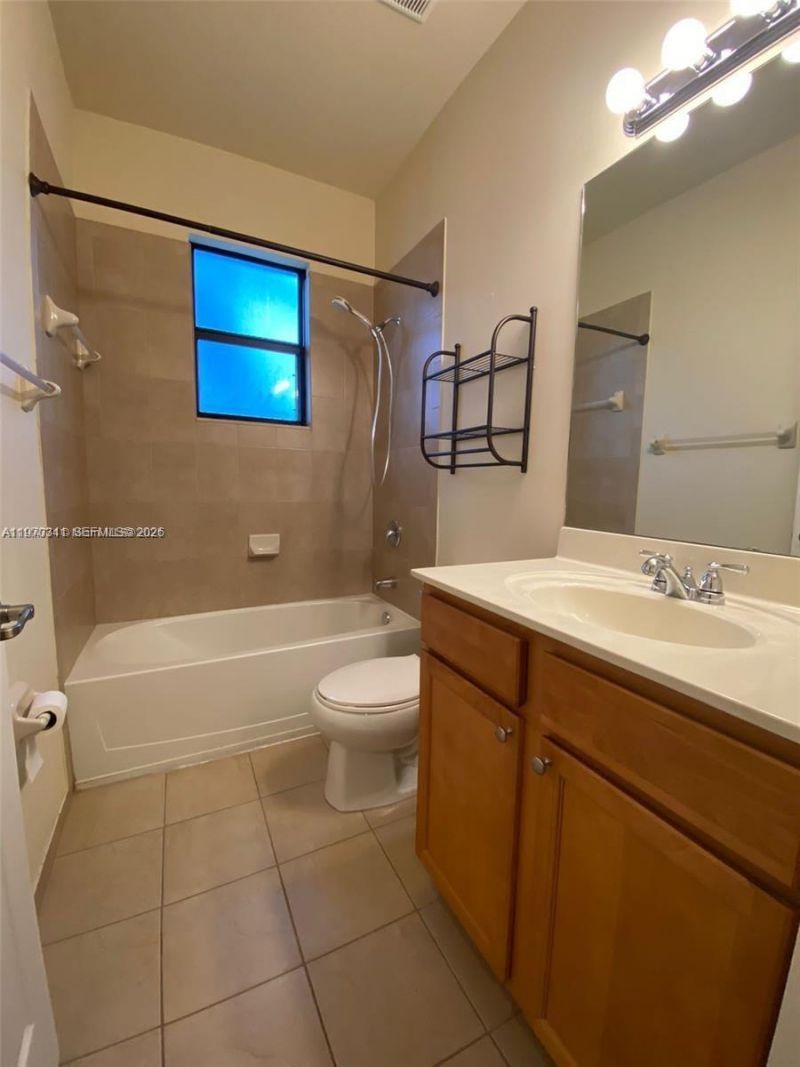 8987 W 35th Ave , Unit 8987, Hialeah, FL 33018 Photo