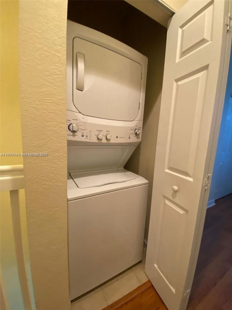 8987 W 35th Ave , Unit 8987, Hialeah, FL 33018 Photo