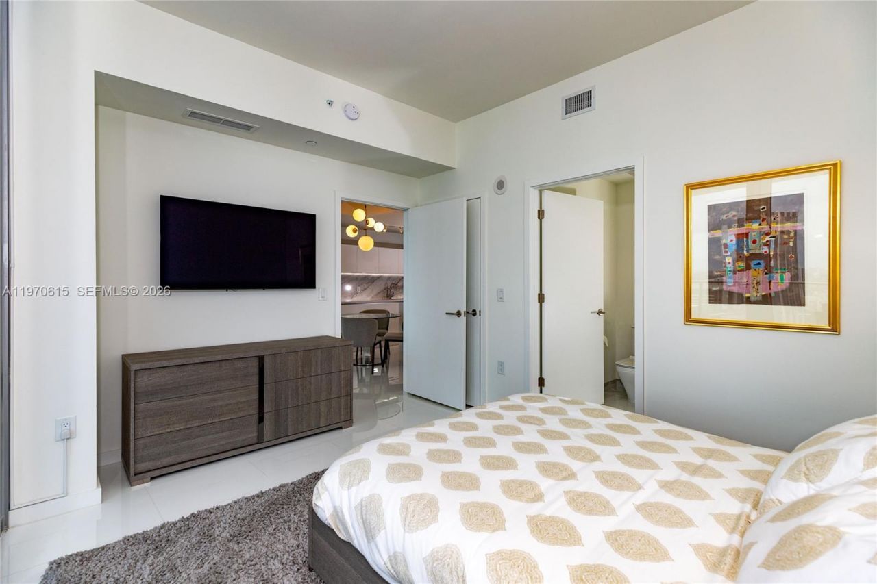 851 NE 1st Ave, Unit 2812, Miami, FL 33132 Photo