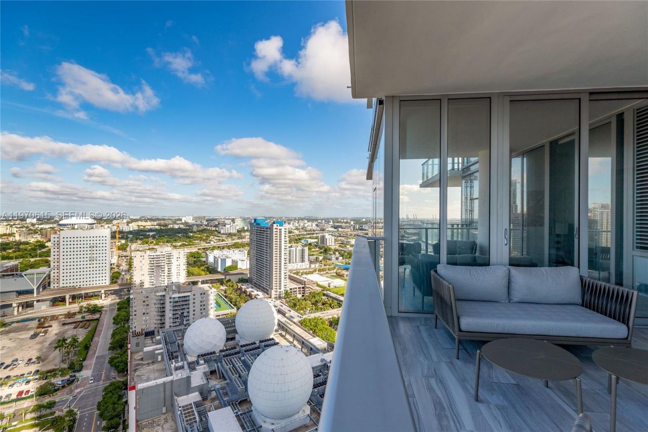 851 NE 1st Ave, Unit 2812, Miami, FL 33132 Photo