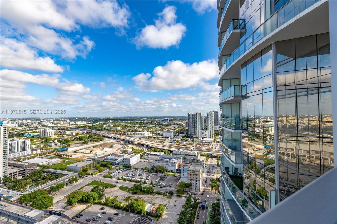 851 NE 1st Ave, Unit 2812, Miami, FL 33132 Photo