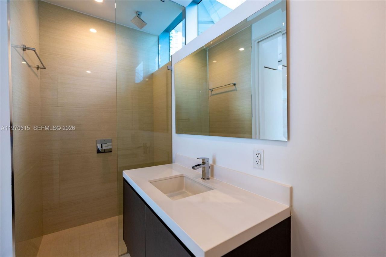 851 NE 1st Ave, Unit 2812, Miami, FL 33132 Photo