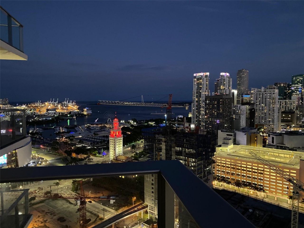 851 NE 1st Ave, Unit 2812, Miami, FL 33132 Photo