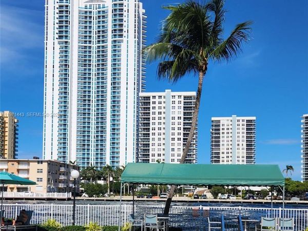 1000 Parkview Dr , Unit 1026, Hallandale Beach, FL 33009