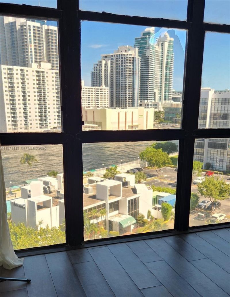 1000 Parkview Dr , Unit 1026, Hallandale Beach, FL 33009 Photo