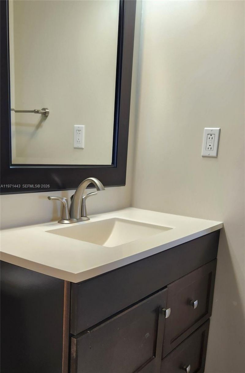 1000 Parkview Dr , Unit 1026, Hallandale Beach, FL 33009 Photo