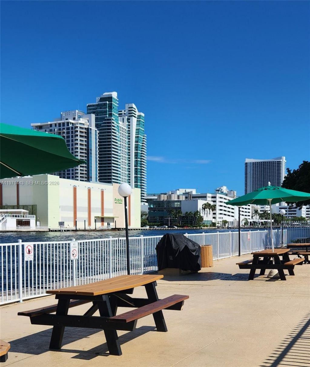 1000 Parkview Dr , Unit 1026, Hallandale Beach, FL 33009 Photo