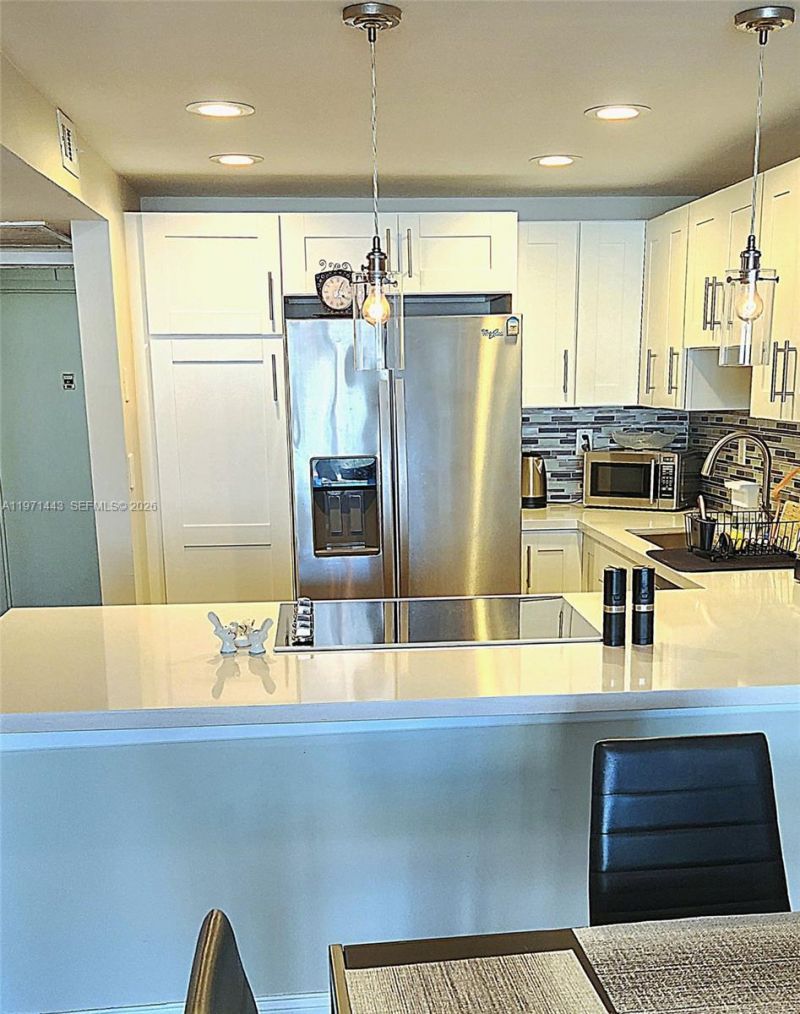 1000 Parkview Dr , Unit 1026, Hallandale Beach, FL 33009 Photo