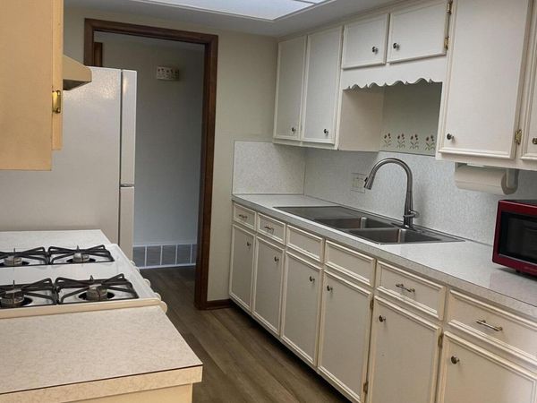 230 S State Street, Unit 15, Zeeland, MI 49464