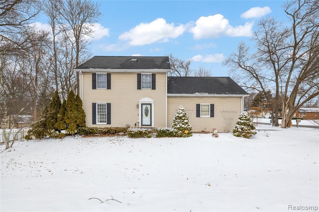 2713 Woodbury Street, Commerce Township, MI 48390 Main Photo