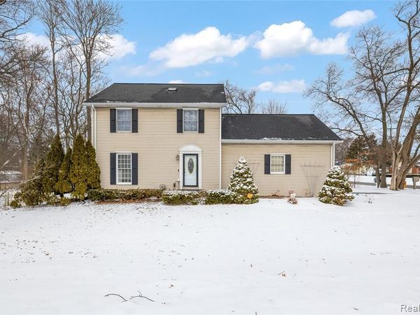 2713 Woodbury Street, Commerce Twp, MI 48390