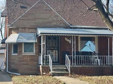 17205 Shaftsbury Avenue, Detroit, MI 48219
