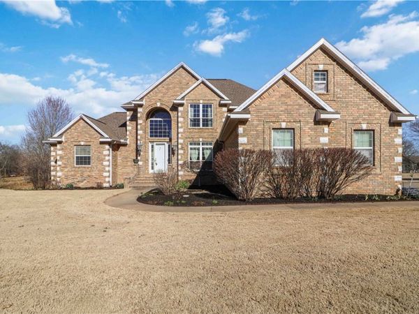 645 N Riding Ridge Lane , Fayetteville, AR 72704
