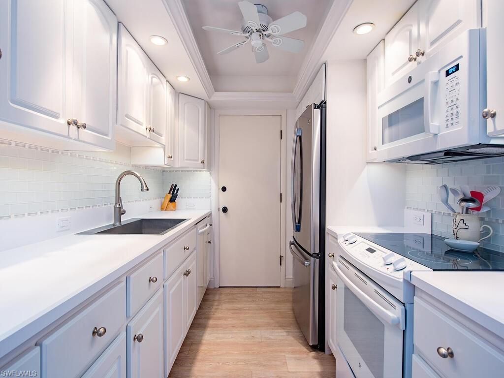 2900 Gulf Shore Blvd N, Unit 410, Naples, FL 34103 Photo