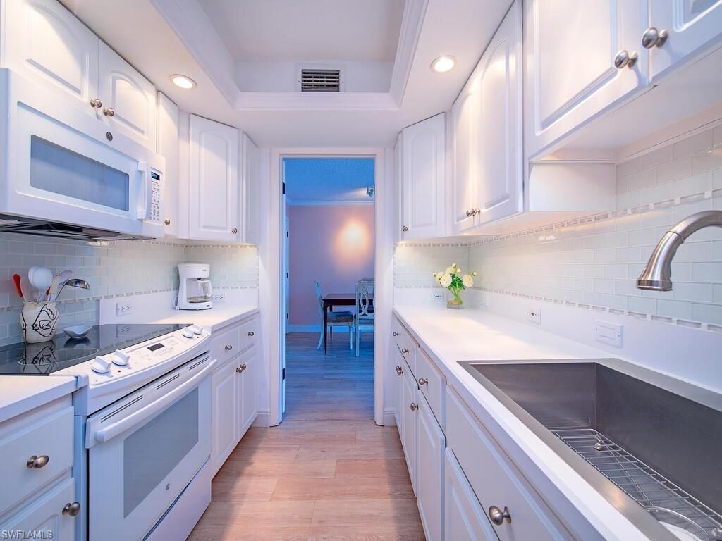 2900 Gulf Shore Blvd N, Unit 410, Naples, FL 34103 Photo