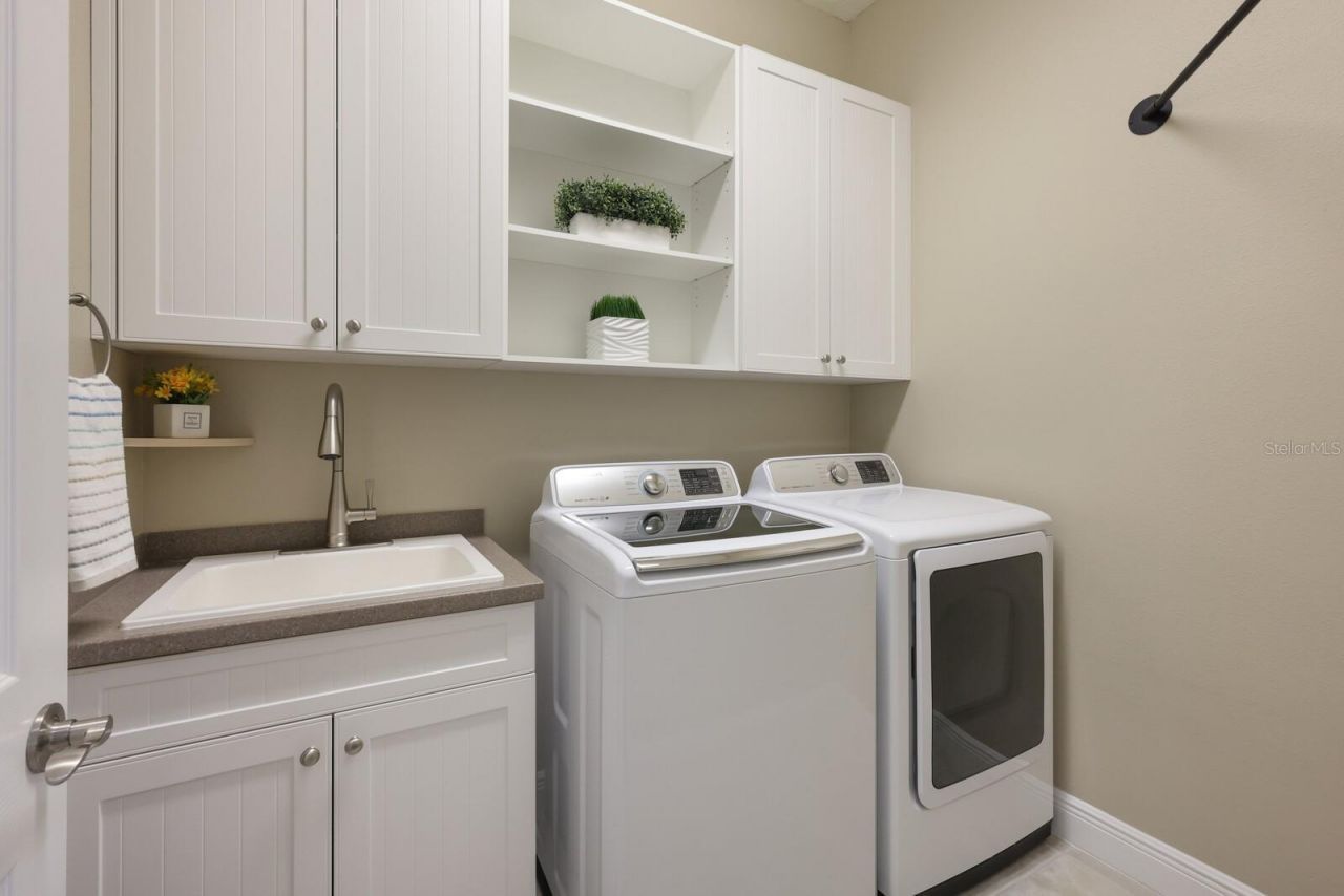 569 Mast Drive, Bradenton, FL 34208 Photo