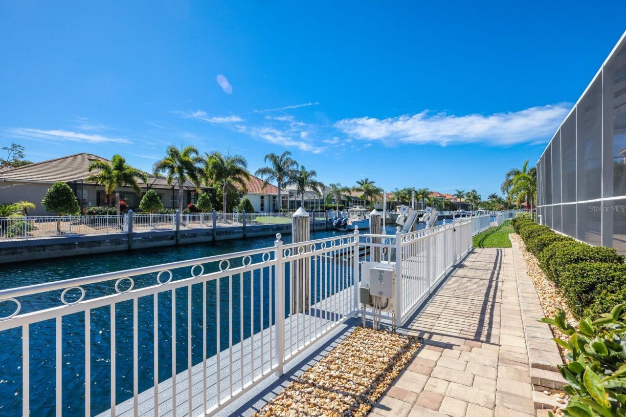 569 Mast Drive, Bradenton, FL 34208 Photo