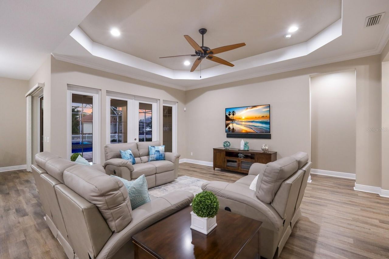 569 Mast Drive, Bradenton, FL 34208 Photo